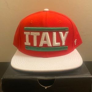 BRAND NEW, NEVER WORN ITALY FANATICS SNAPBACK , WITH ITALIAN FLAG ON BRIM